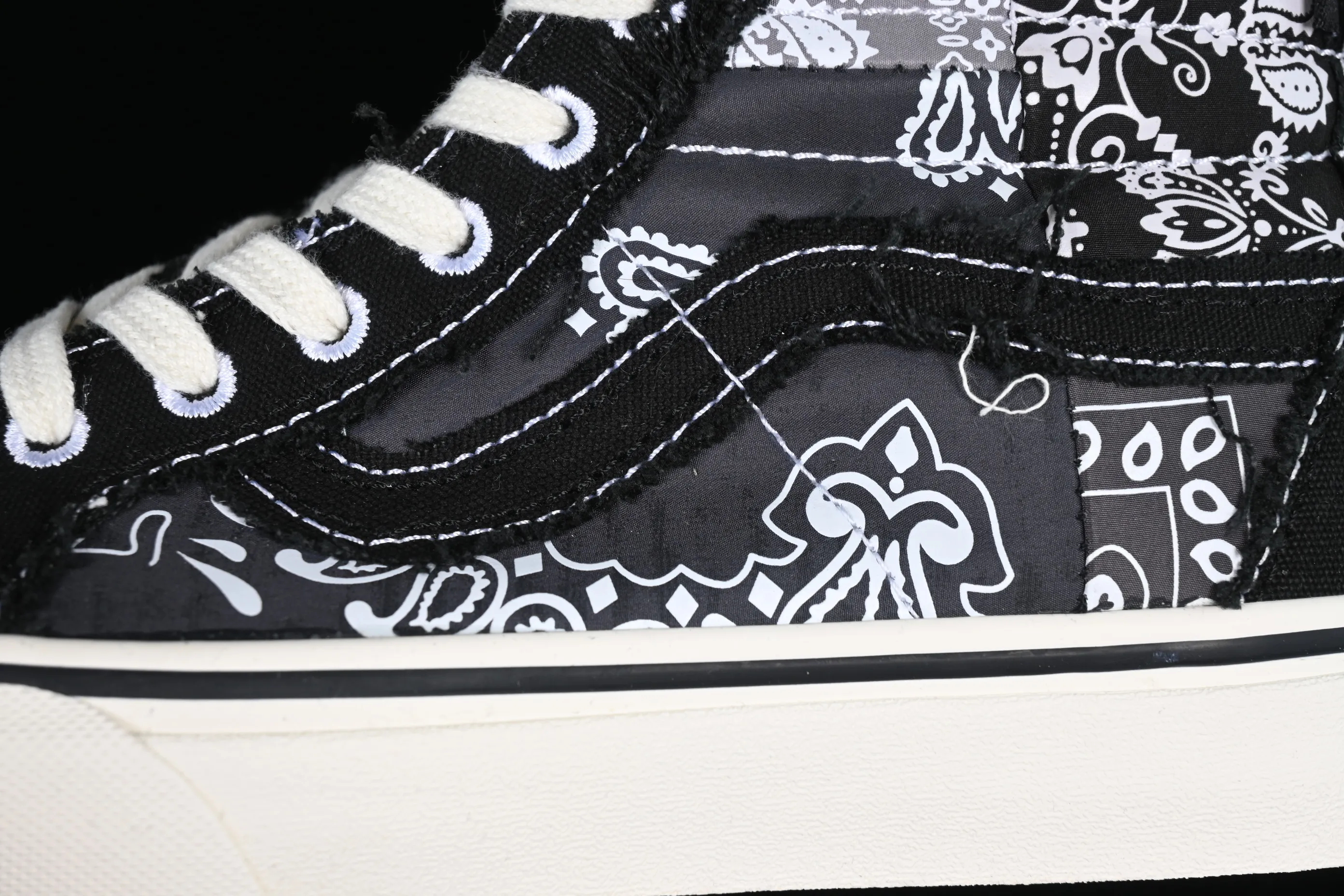 All categories Vans Vans series Vans Hi Vans high-top Vault by Vans x Invincible joint series high-top casual sneakers VN000CDDBP6